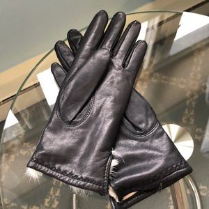 ⭐️Women’s leather fur lined gloves⭐️